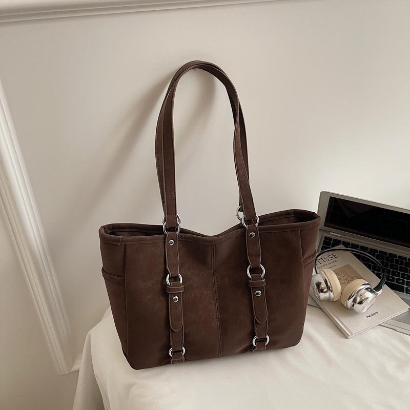 Korean version of casual large-capacity underarm bag women s 2025 new simple tote bag versatile shoulder commuter bag кофейный
Korean version of casual large-capacity underarm bag women s 2025 new simple tote bag versatile shoulder commuter bag кофейный