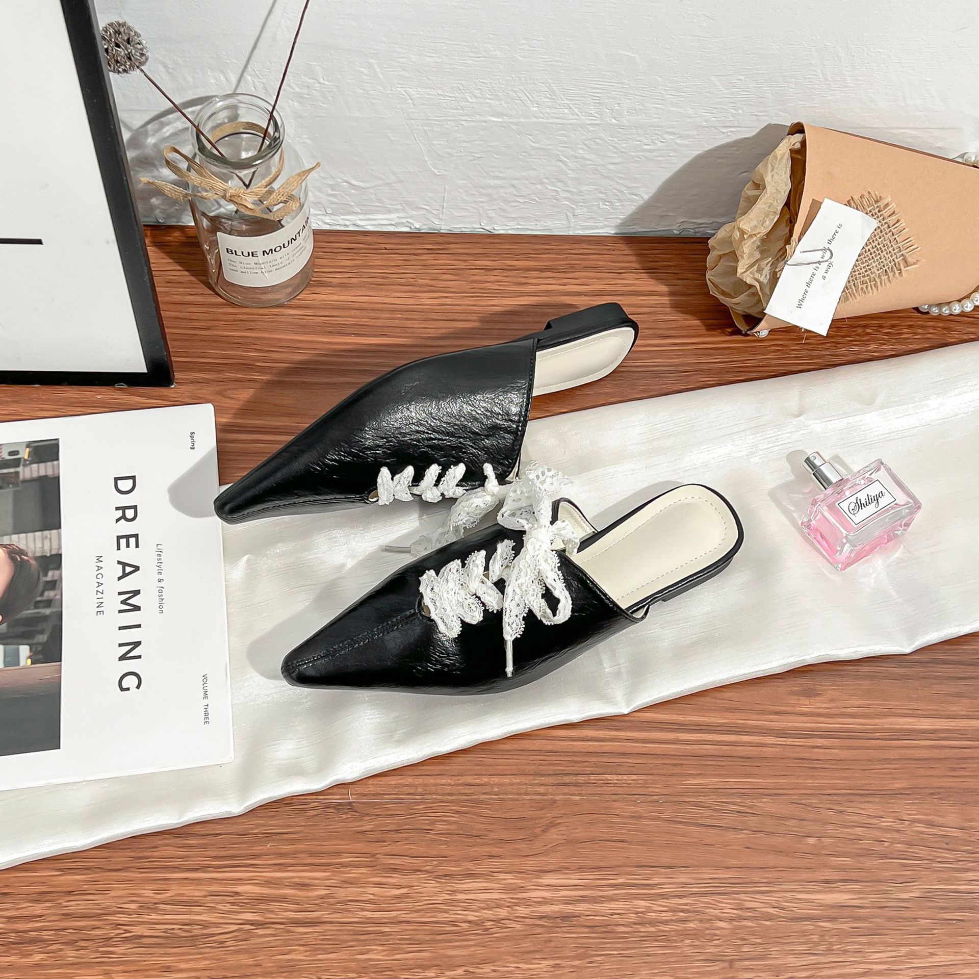 Летние новые туфли-мюли с открытым носком, ретро-нишевый дизайн, остроносые одинарные туфли, женская повседневная универсальная обувь 39 чёрный
Летние новые туфли-мюли с открытым носком, ретро-нишевый дизайн, остроносые одинарные туфли, женская повседневная универсальная обувь 39 чёрный