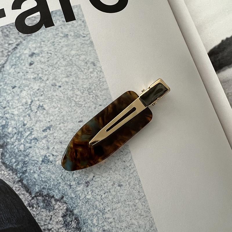 Korean Style No-Crease Acetate Hair Clip for Women - Stylish Side Bang and Makeup Accessory
Korean Style No-Crease Acetate Hair Clip for Women - Stylish Side Bang and Makeup Accessory