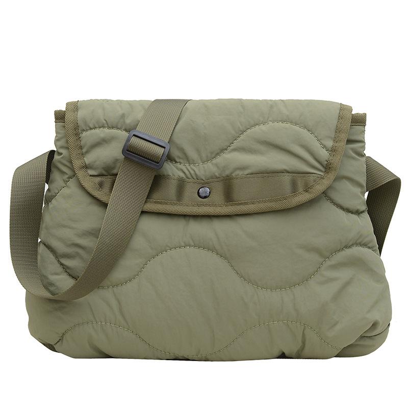 Korean New Diamond Nylon Bag, Fashionable and Large Capacity
Korean New Diamond Nylon Bag, Fashionable and Large Capacity