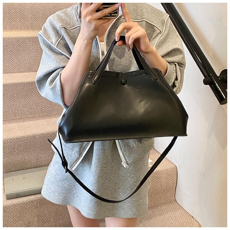 Premium bag women s 2025 new fashion messenger bag summer hand-held mother bucket bag білий
Premium bag women s 2025 new fashion messenger bag summer hand-held mother bucket bag білий