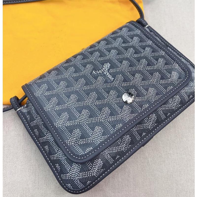 Модна універсальна тришарова сумка Goyard з монограмою та відділенням на блискавці сірий колір
Модна універсальна тришарова сумка Goyard з монограмою та відділенням на блискавці сірий колір