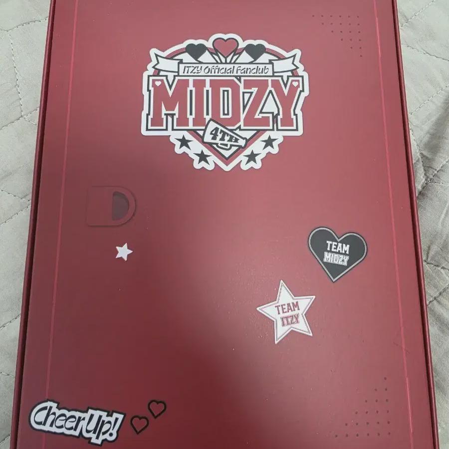 ITZY Набор для фан-клуба Trust 4-го сезона
ITZY Набор для фан-клуба Trust 4-го сезона