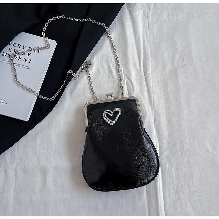2025 new fashion PU small bag fashion pleated clip bag sweet love bead portable chain messenger bag чорний
2025 new fashion PU small bag fashion pleated clip bag sweet love bead portable chain messenger bag чорний