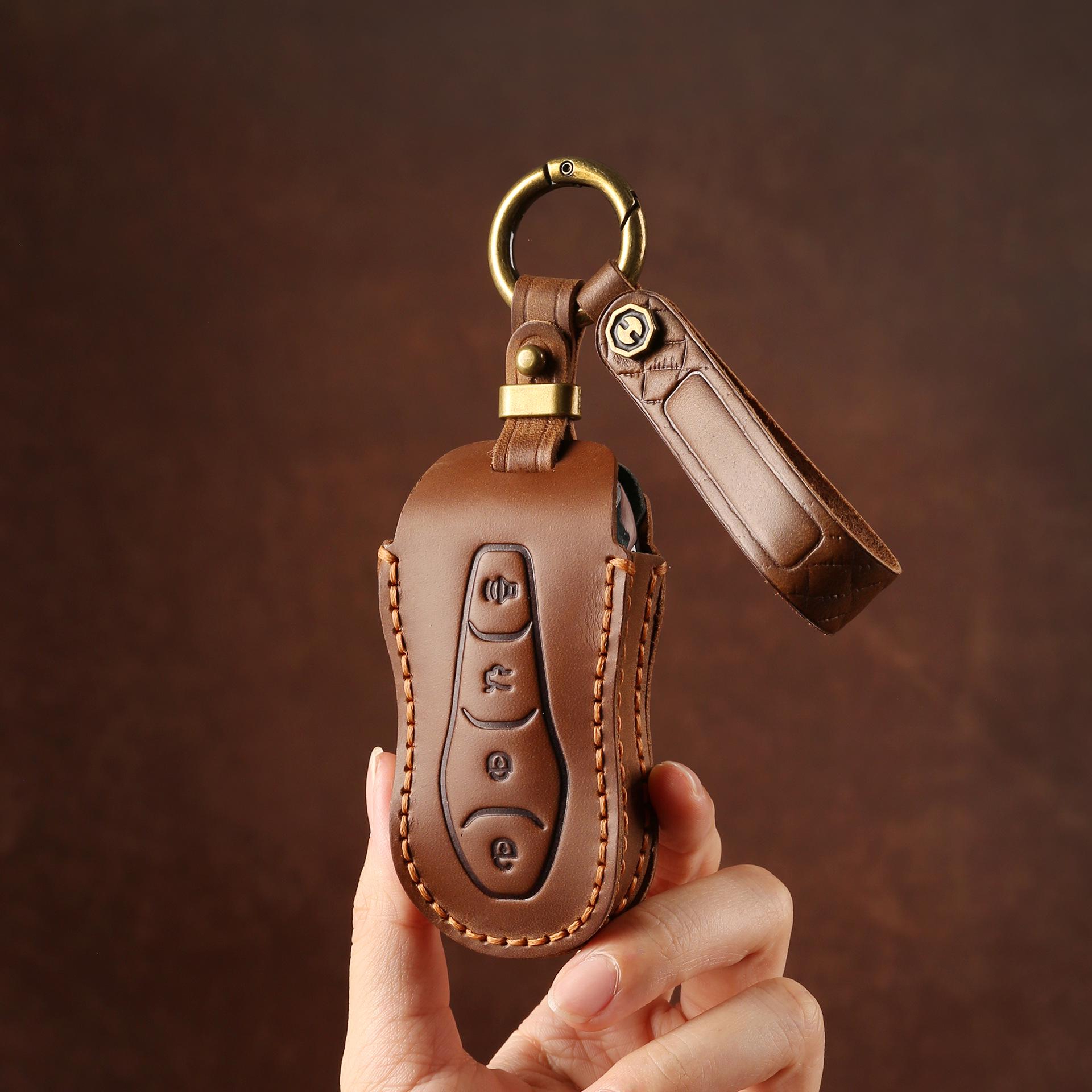 Crazy Horse Leather Key Cover for Geely Models: Boyue, Dihao, Borui, Xingyue, Binyue, Binrui чёрный
Crazy Horse Leather Key Cover for Geely Models: Boyue, Dihao, Borui, Xingyue, Binyue, Binrui чёрный