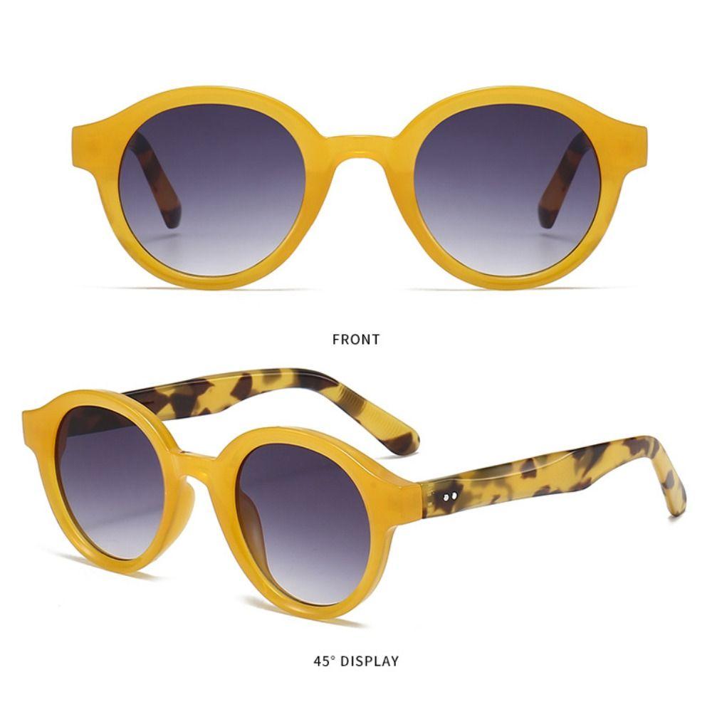 1pc Vintage Oval-shaped Frame Fashion Sunglasses UV400 Punk Accessories Black Shades Beach Travel Retro Sunglasses
1pc Vintage Oval-shaped Frame Fashion Sunglasses UV400 Punk Accessories Black Shades Beach Travel Retro Sunglasses