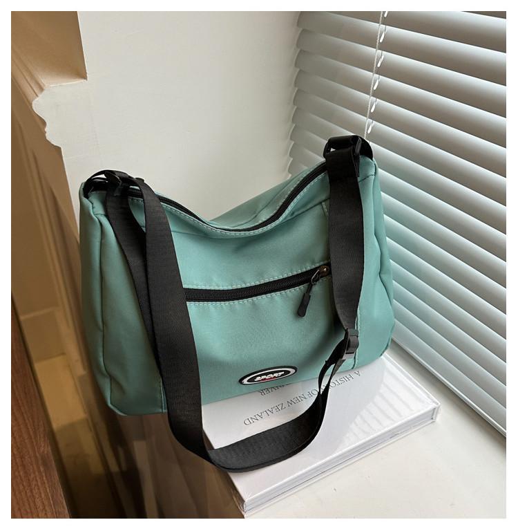 Stylish Oxford Cloth Large Capacity Tote Bag For Women Perfect For Daily Commute And Casual Use зелений
Stylish Oxford Cloth Large Capacity Tote Bag For Women Perfect For Daily Commute And Casual Use зелений
