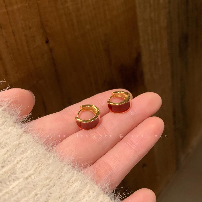 High-end temperament drop glaze ear buckle women s autumn and winter light luxury niche design ear jewelry Korean fashion personalized earrings вино красного
High-end temperament drop glaze ear buckle women s autumn and winter light luxury niche design ear jewelry Korean fashion personalized earrings вино красного