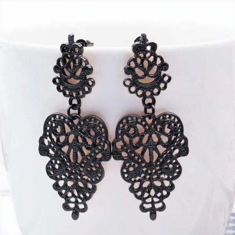 Courtly Style Vintage Hanging Earrings for Women Baroque Hollow Geometry Statement Gold Color Copper Color Black Metal Earrings
Courtly Style Vintage Hanging Earrings for Women Baroque Hollow Geometry Statement Gold Color Copper Color Black Metal Earrings