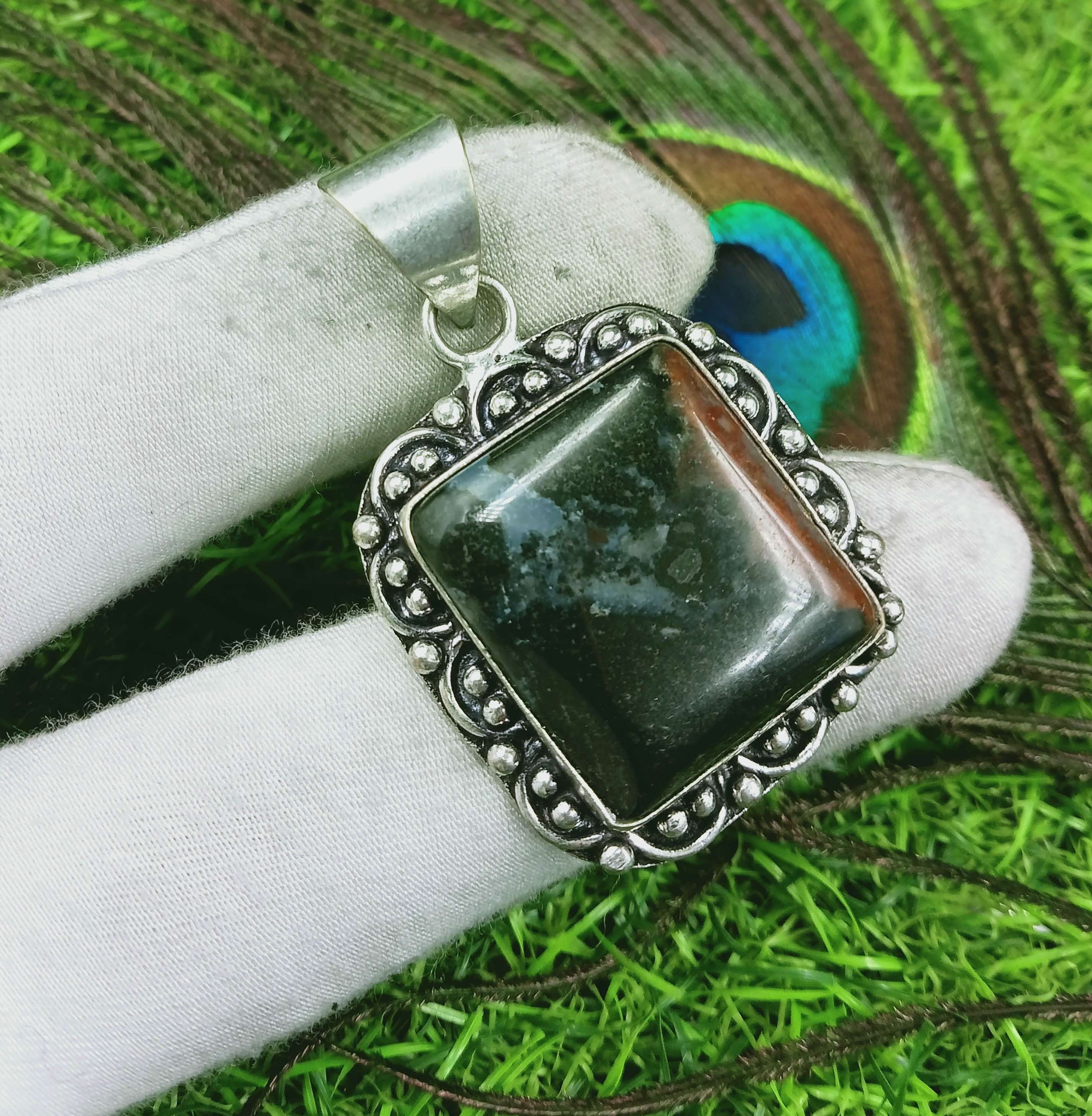 Подвеска из стерлингового серебра 925 пробы с драгоценным камнем Buffalo Jasper DEP-152
Подвеска из стерлингового серебра 925 пробы с драгоценным камнем Buffalo Jasper DEP-152