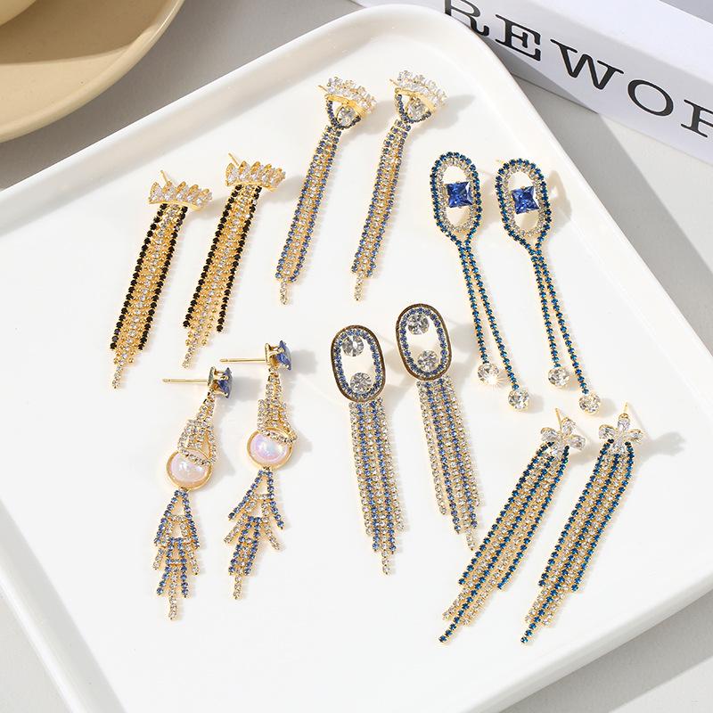 18K Gold-Plated Long Tassel Earrings with Full Diamond, Yiwu Fashionable Multi-Style Dangle Earrings
18K Gold-Plated Long Tassel Earrings with Full Diamond, Yiwu Fashionable Multi-Style Dangle Earrings