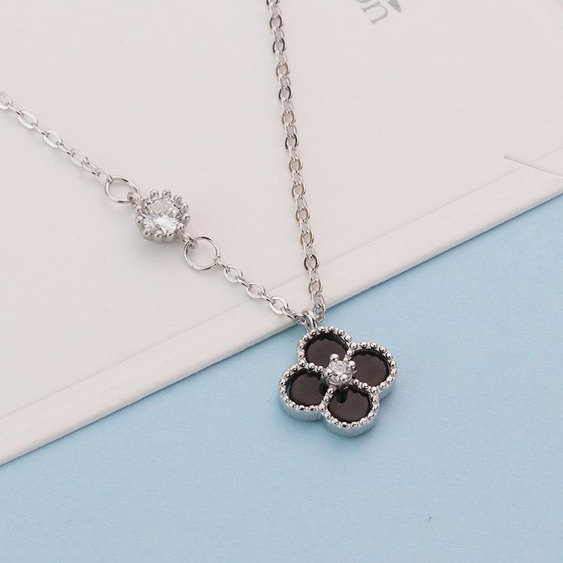 2022 S925 Sterling Silver Four-Leaf Clover Necklace – Korean Style Light Luxury Clavicle Chain with Lucky Clover Pendant 925 Silver
2022 S925 Sterling Silver Four-Leaf Clover Necklace – Korean Style Light Luxury Clavicle Chain with Lucky Clover Pendant 925 Silver