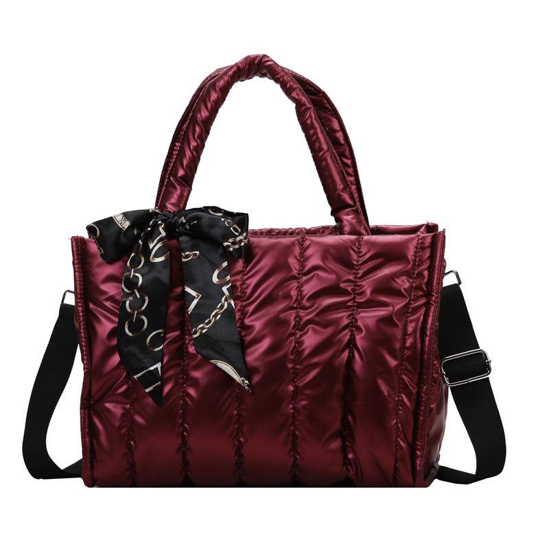 Женская сумка-тоут из стеганого хлопка: Корейская мода, широкий ремень, дизайн кроссбоди и на плечо, идеально подходит для зимних поездок на работу красный
Женская сумка-тоут из стеганого хлопка: Корейская мода, широкий ремень, дизайн кроссбоди и на плечо, идеально подходит для зимних поездок на работу красный