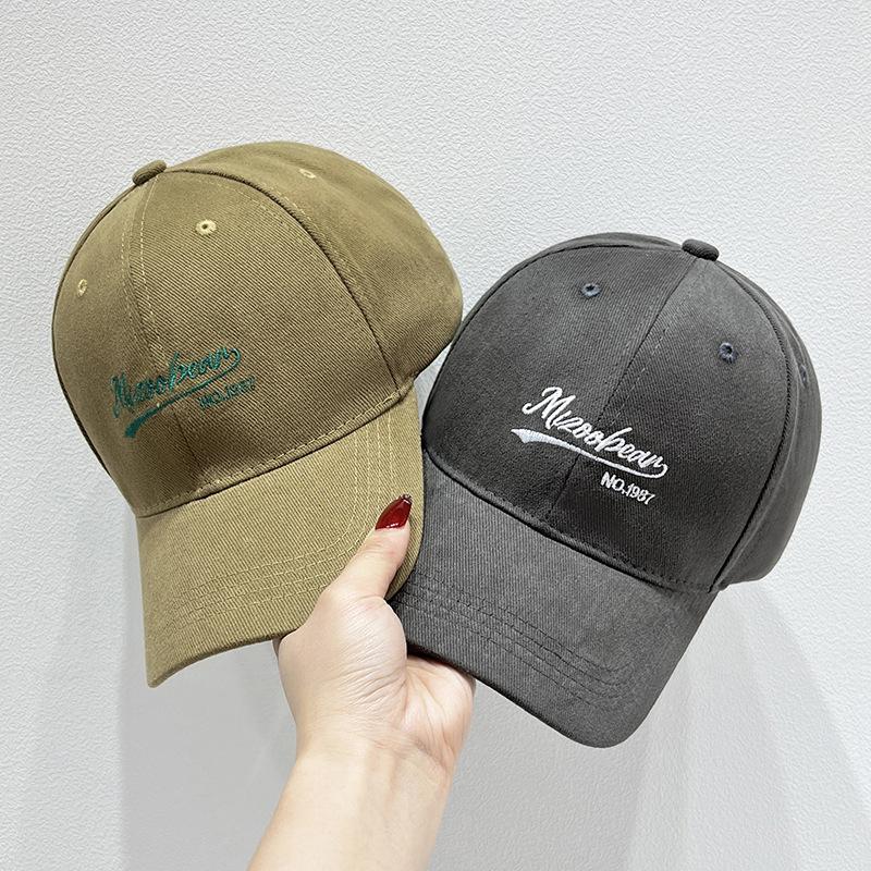 Бейсболка Vintage Chic с вышитыми буквами для женщин — мягкая, легкая, солнцезащитная, дышащая, регулируемая посадка, идеально подходит для активного отдыха adjustable чёрный
Бейсболка Vintage Chic с вышитыми буквами для женщин — мягкая, легкая, солнцезащитная, дышащая, регулируемая посадка, идеально подходит для активного отдыха adjustable чёрный