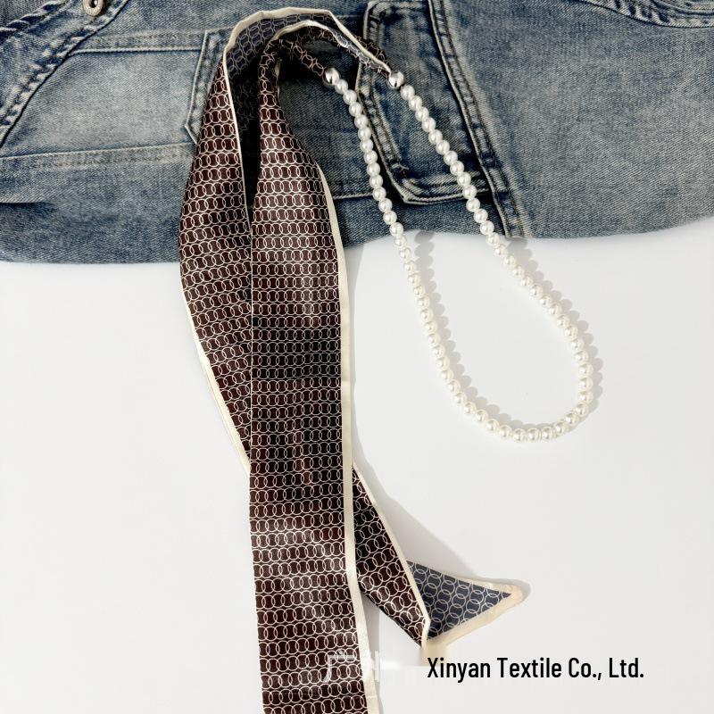 American Leopard Print Silk Scarf Necklace: Women s Spring/Summer Niche Design with Hanging Neck Waist Chain and Elegant Accessories. 130cm
American Leopard Print Silk Scarf Necklace: Women s Spring/Summer Niche Design with Hanging Neck Waist Chain and Elegant Accessories. 130cm