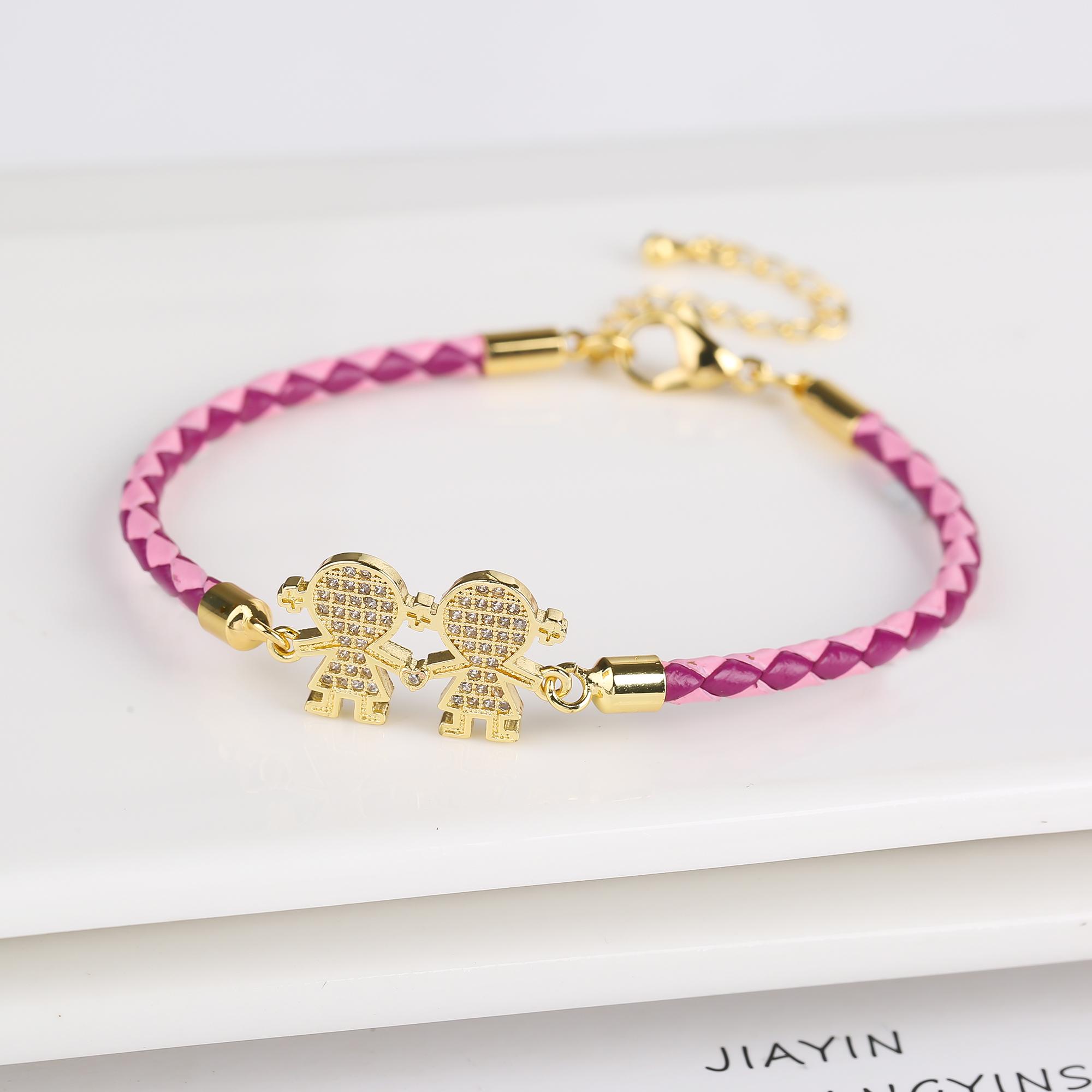 Hot Sale Zirconia Mom, Dad And Child Theme Character Leather Bracelet Fashion Mother S Day Children S Day Zircon Couple Gift
Hot Sale Zirconia Mom, Dad And Child Theme Character Leather Bracelet Fashion Mother S Day Children S Day Zircon Couple Gift