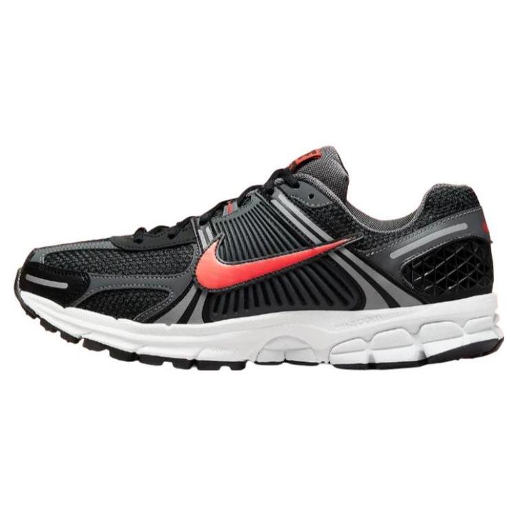 Nike Zoom Vomero 5 Black Picante Red FB9149-001 44
Nike Zoom Vomero 5 Black Picante Red FB9149-001 44