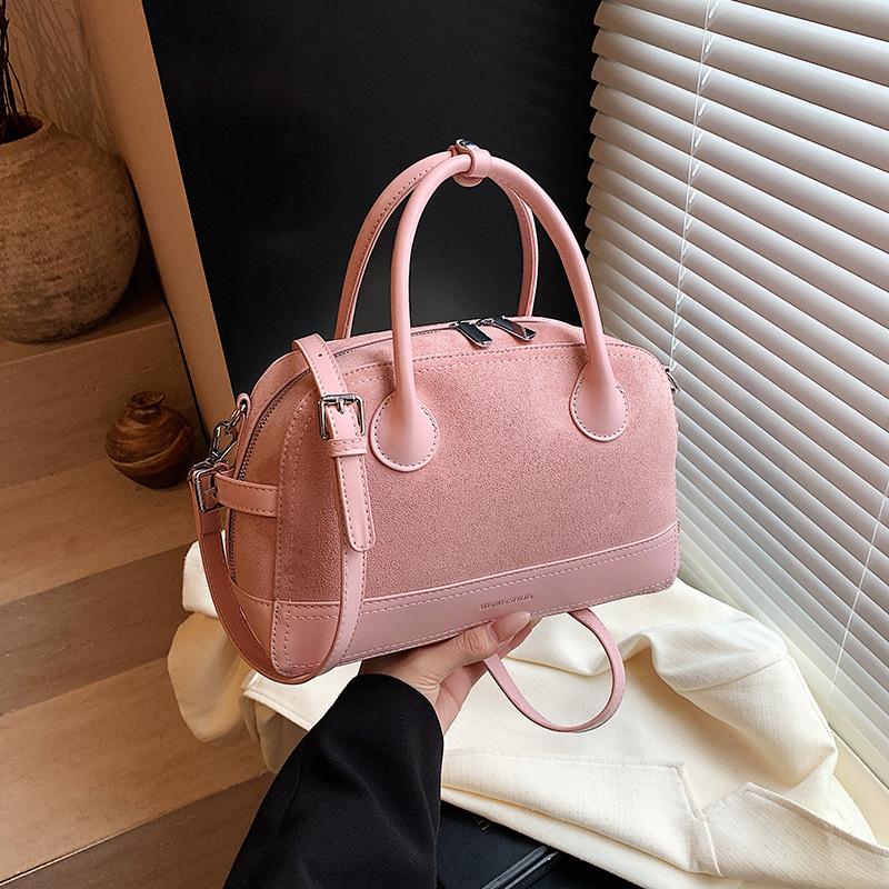 Frosted bag women s large-capacity new versatile retro messenger bag niche fashion commuter pillow bag розовый
Frosted bag women s large-capacity new versatile retro messenger bag niche fashion commuter pillow bag розовый