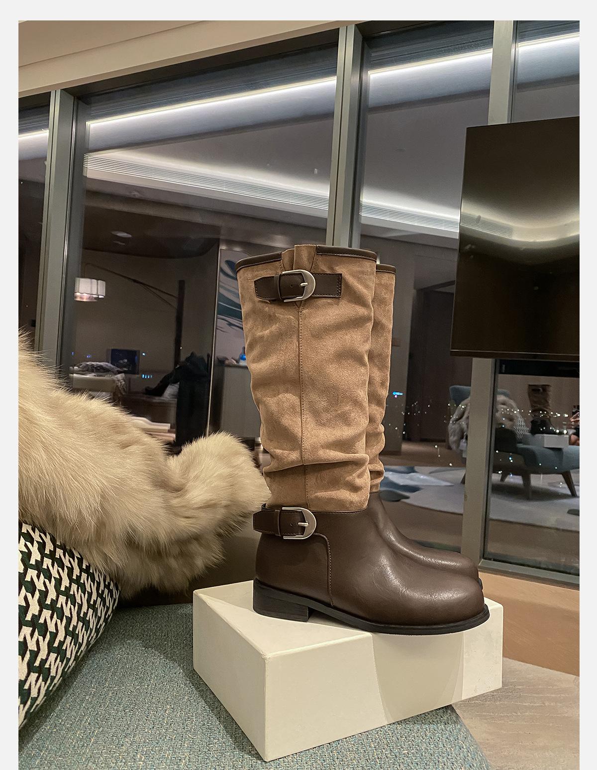 Ma Sichun of the same style~ Height increase 4CM fashionable buckle with round head splicing thick heel knight boots women s pile knight boots 40 темно-коричневого кольору
Ma Sichun of the same style~ Height increase 4CM fashionable buckle with round head splicing thick heel knight boots women s pile knight boots 40 темно-коричневого кольору