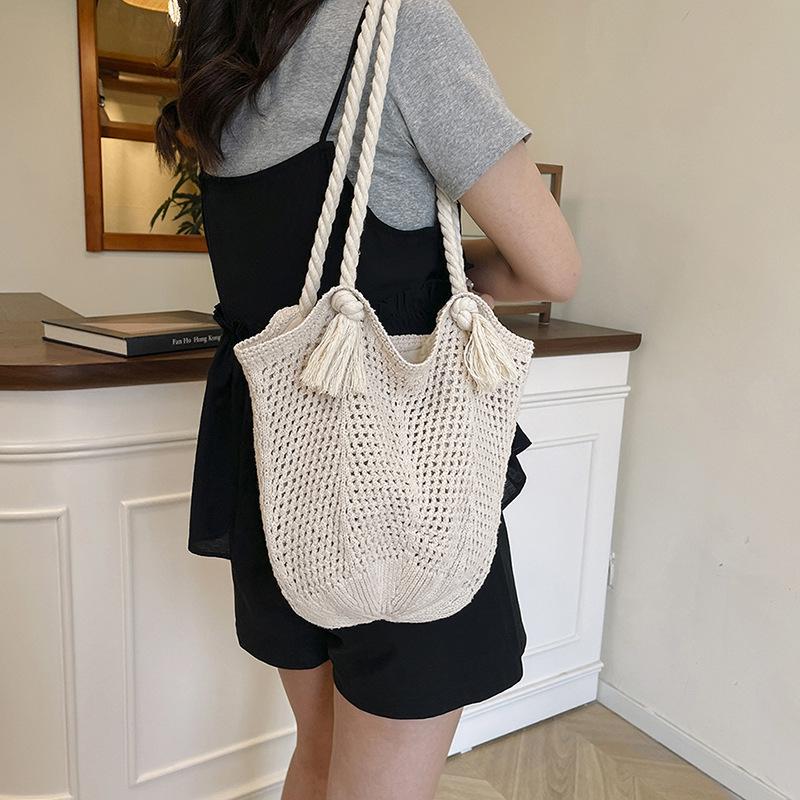 Large capacity woven hollow tote bag women s summer new fashion straw shoulder bag holiday wind beach women s bag
Large capacity woven hollow tote bag women s summer new fashion straw shoulder bag holiday wind beach women s bag