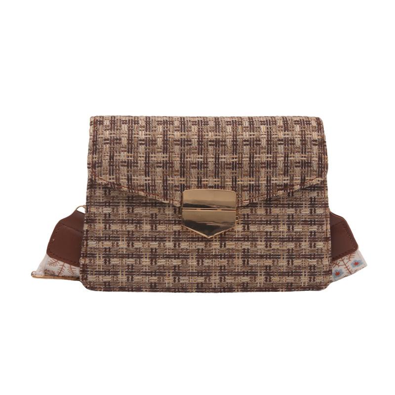 Plaid lock broadband single shoulder armpit bag temperament fashionable new elegant texture small square bag
Plaid lock broadband single shoulder armpit bag temperament fashionable new elegant texture small square bag