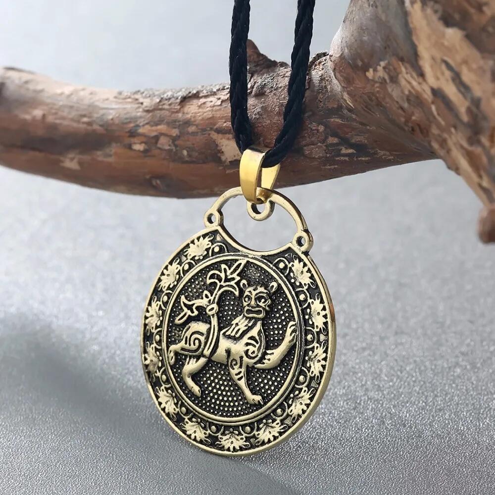 Kinitial Vintage Animal Lion Pendants & Necklaces Viking Friendship Long Necklaces Punk Style Gifts for Mens Jewelry Collier 45cm
Kinitial Vintage Animal Lion Pendants & Necklaces Viking Friendship Long Necklaces Punk Style Gifts for Mens Jewelry Collier 45cm
