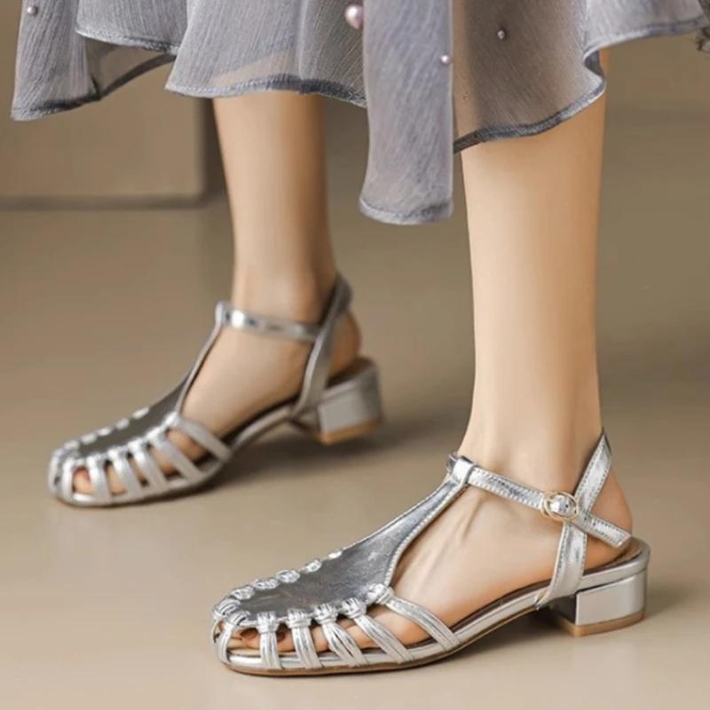 2024 Summer Women s Sandals Silver Gold Luxury Leather Strap Woven Roman Sandals Fashion Ankle Buckle Wide Heels Women Sandals 38 срібний
2024 Summer Women s Sandals Silver Gold Luxury Leather Strap Woven Roman Sandals Fashion Ankle Buckle Wide Heels Women Sandals 38 срібний