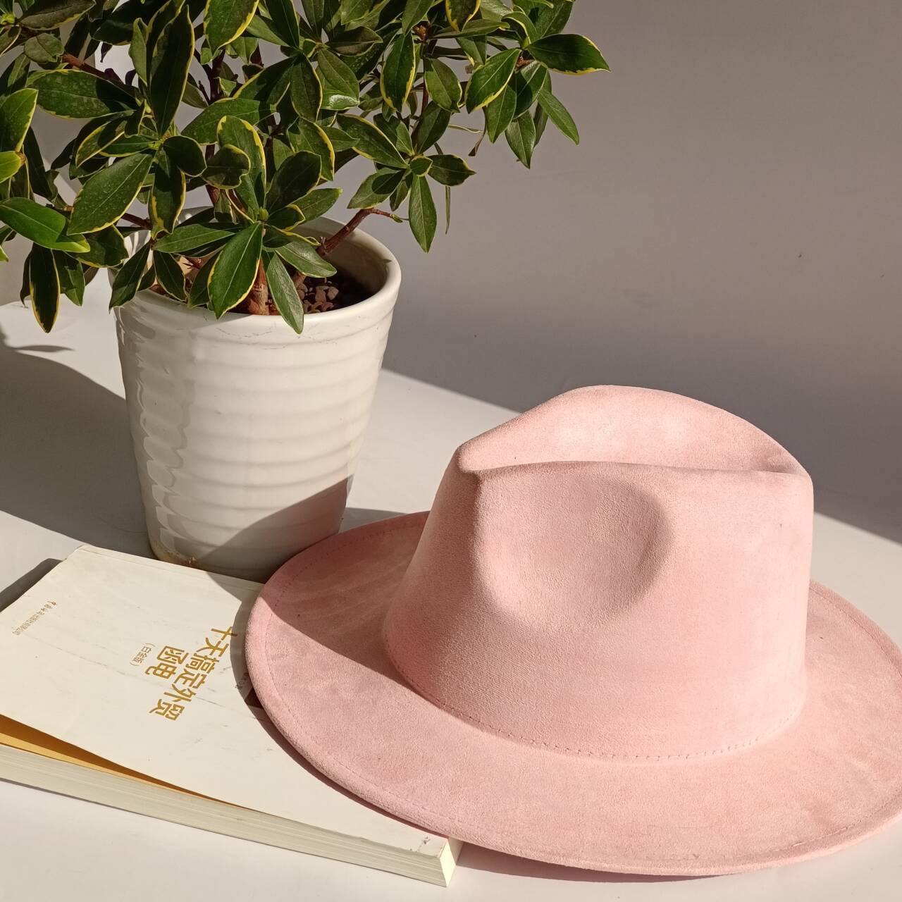 LIDHAY Western Style Suede Hat, Unisex Wide Brim Fedora Hat, Felt Panama Hat, Rancher Hat LIDHAY Western Style Suede Hat, Unisex M56-58CM
LIDHAY Western Style Suede Hat, Unisex Wide Brim Fedora Hat, Felt Panama Hat, Rancher Hat LIDHAY Western Style Suede Hat, Unisex M56-58CM