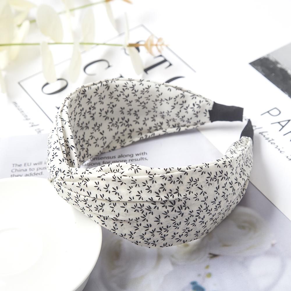 Модная повязка на голову с леопардовым принтом, широкая крестообразная женская повязка на голову, эластичный бант, обруч для волос, ободок, узел наверху, аксессуары для волос для девочек
Модная повязка на голову с леопардовым принтом, широкая крестообразная женская повязка на голову, эластичный бант, обруч для волос, ободок, узел наверху, аксессуары для волос для девочек