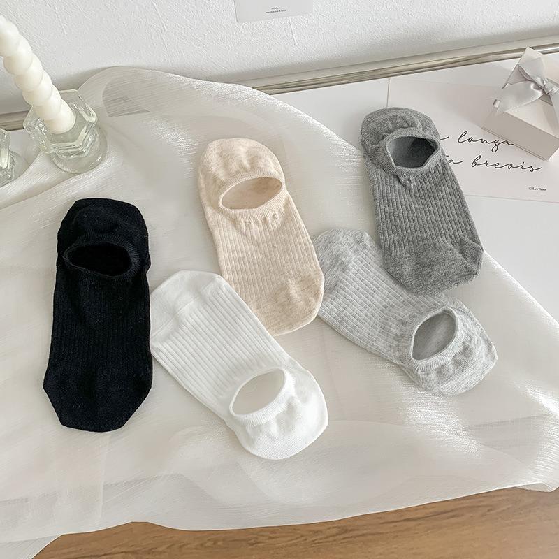 Women s Thin Boneless Boat Socks, Casual and Versatile, Pull-out Short Socks, Sweat-absorbing and Breathable, Shallow and Invisible Socks 1 pair
Women s Thin Boneless Boat Socks, Casual and Versatile, Pull-out Short Socks, Sweat-absorbing and Breathable, Shallow and Invisible Socks 1 pair