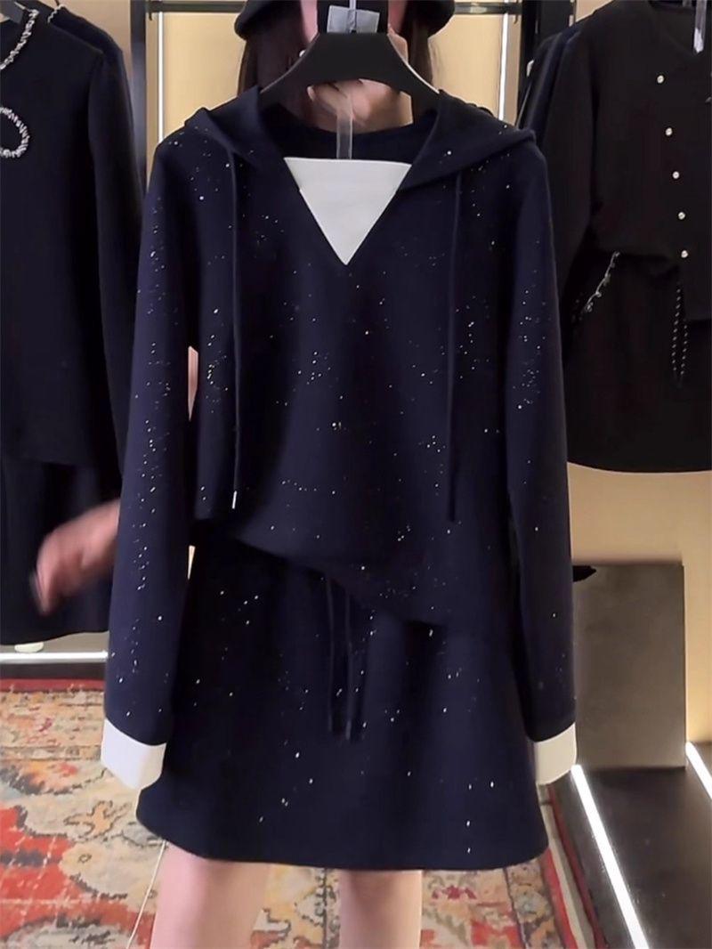 2025 Lightweight Luxury Sparkly Two-Piece Hoodie and Short Skirt Set for Early Autumn Women. Extra Large темно-синий
2025 Lightweight Luxury Sparkly Two-Piece Hoodie and Short Skirt Set for Early Autumn Women. Extra Large темно-синий