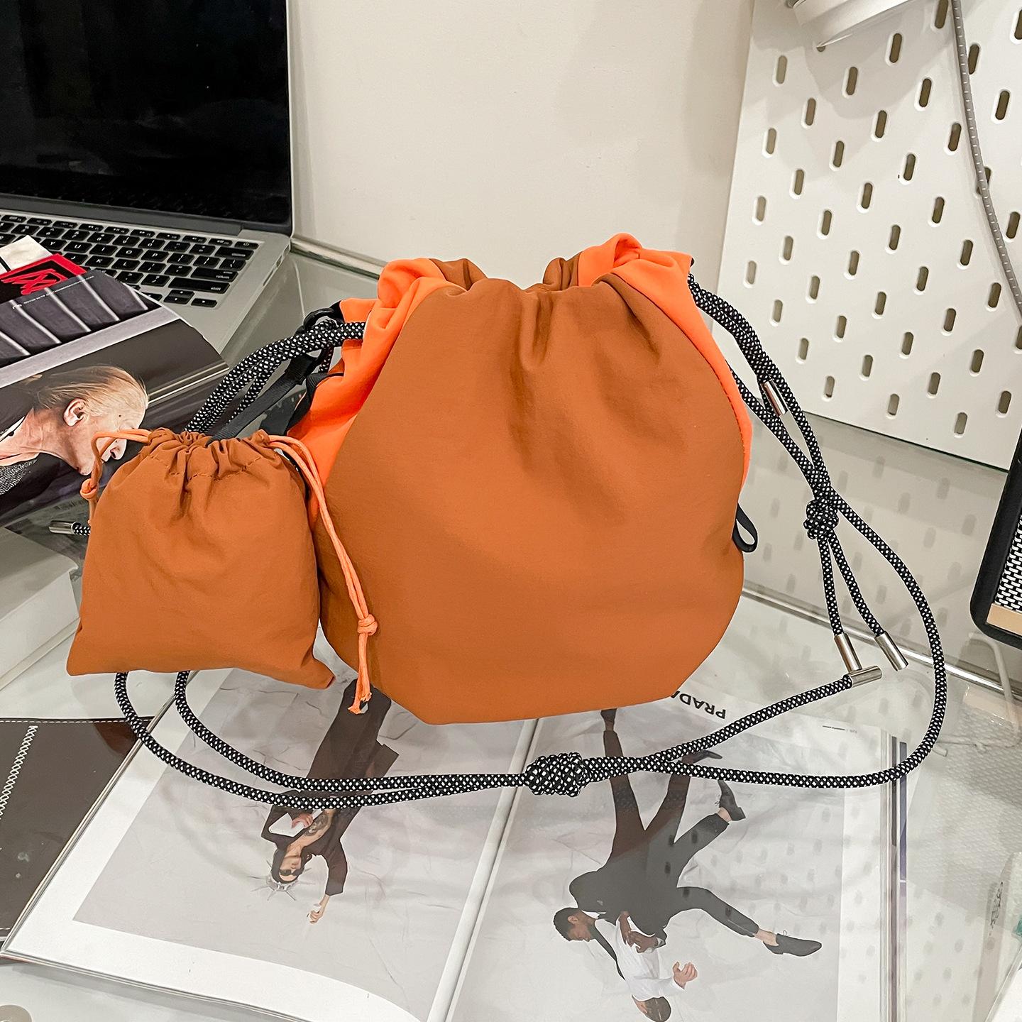 Lightweight Messenger Bag, Male And Female Neutral Wind Camera Bag, Outdoor Sports Backpack, Portable Bag, Bucket Bag, Shoulder Bag. коричневый
Lightweight Messenger Bag, Male And Female Neutral Wind Camera Bag, Outdoor Sports Backpack, Portable Bag, Bucket Bag, Shoulder Bag. коричневый