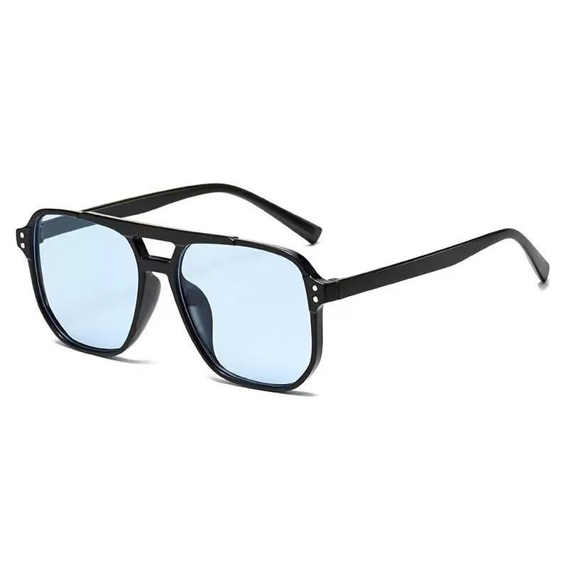 Women s Spiked Retro Aviator Sunglasses with Double-Beam Design
Women s Spiked Retro Aviator Sunglasses with Double-Beam Design