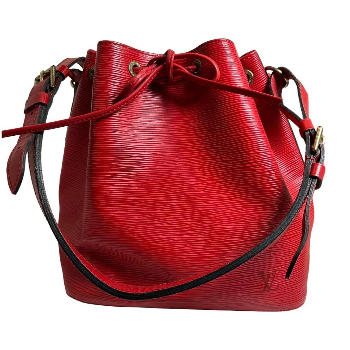 LOUIS VUITTON Epi Drawstring type Shoulder Bag Epi Leather Castarian red M44107 Used
LOUIS VUITTON Epi Drawstring type Shoulder Bag Epi Leather Castarian red M44107 Used