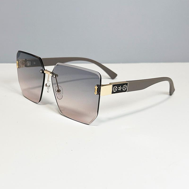 Солнцезащитные очки Женские Высококлассные Безободковые Очки с узорной отделкой Loner Voe Модные Повседневные Солнцезащитные очки
Солнцезащитные очки Женские Высококлассные Безободковые Очки с узорной отделкой Loner Voe Модные Повседневные Солнцезащитные очки