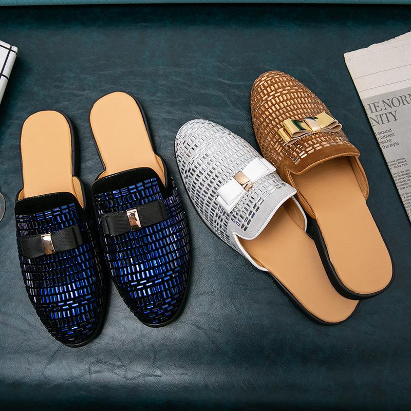 Summer men s large size bright diamond bag head slippers Korean version personalized versatile rhinestone lazy without heel small leather shoes 38
Summer men s large size bright diamond bag head slippers Korean version personalized versatile rhinestone lazy without heel small leather shoes 38