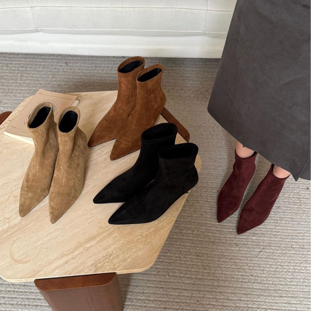 2025 new high-heeled pointed low tube skinny Chelsea Martin women s short boots 39 чёрный
2025 new high-heeled pointed low tube skinny Chelsea Martin women s short boots 39 чёрный