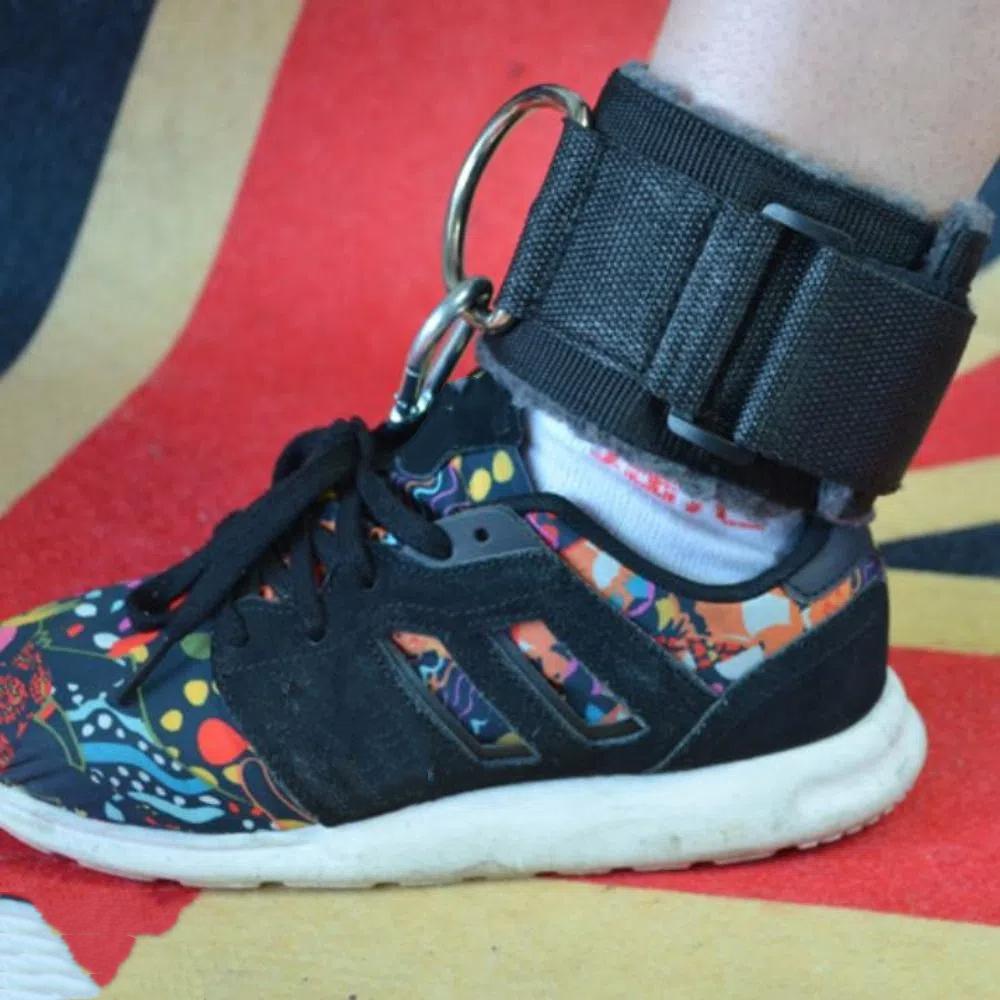 Adjustable Ankle Strap Leg Cuffs Cotton Lining Leg Strength Trainer Soft Fitness Ankle Buckle Home чорний
Adjustable Ankle Strap Leg Cuffs Cotton Lining Leg Strength Trainer Soft Fitness Ankle Buckle Home чорний