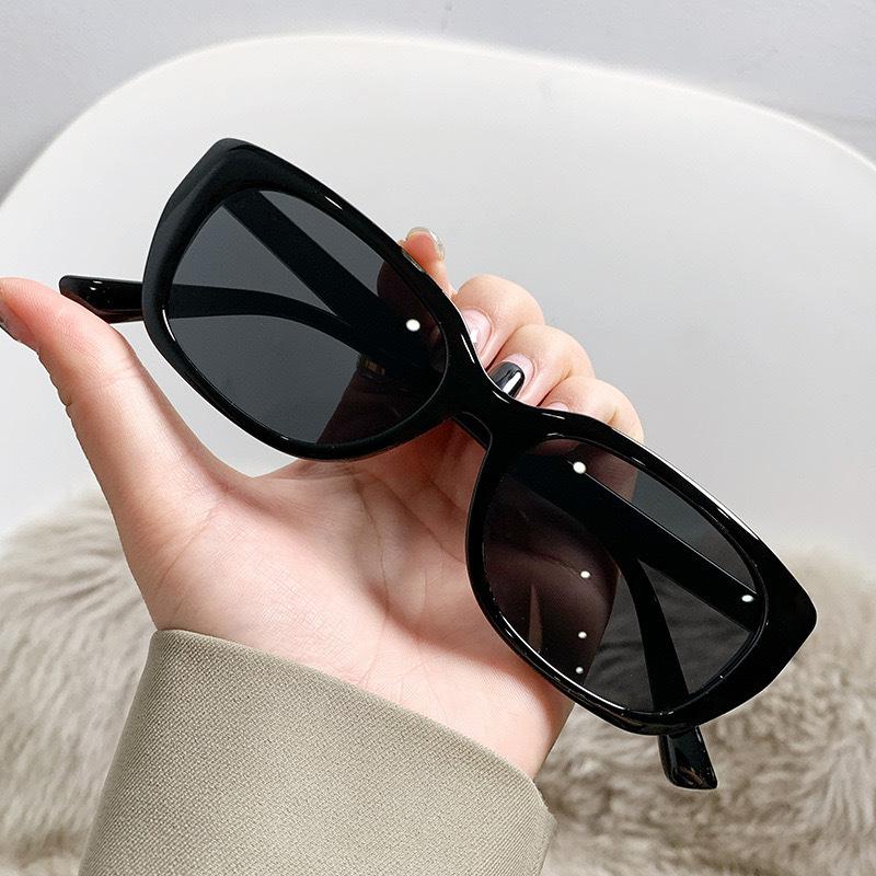 Fashion Large Frame Sunglasses for Men ladies Luxury Design Sunglasses Outdoor Driving UV Protection Sunglasses Shades UV400
Fashion Large Frame Sunglasses for Men ladies Luxury Design Sunglasses Outdoor Driving UV Protection Sunglasses Shades UV400