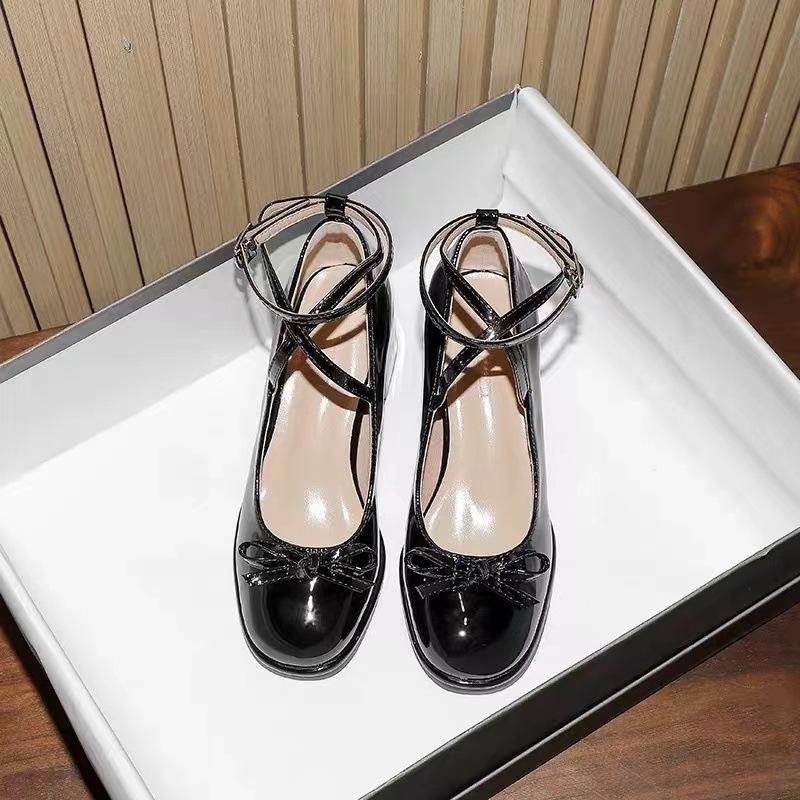 French Mary Jane shoes women s thick heels single shoes 2025 new bow straps square head fairy style small leather shoes 34
French Mary Jane shoes women s thick heels single shoes 2025 new bow straps square head fairy style small leather shoes 34
