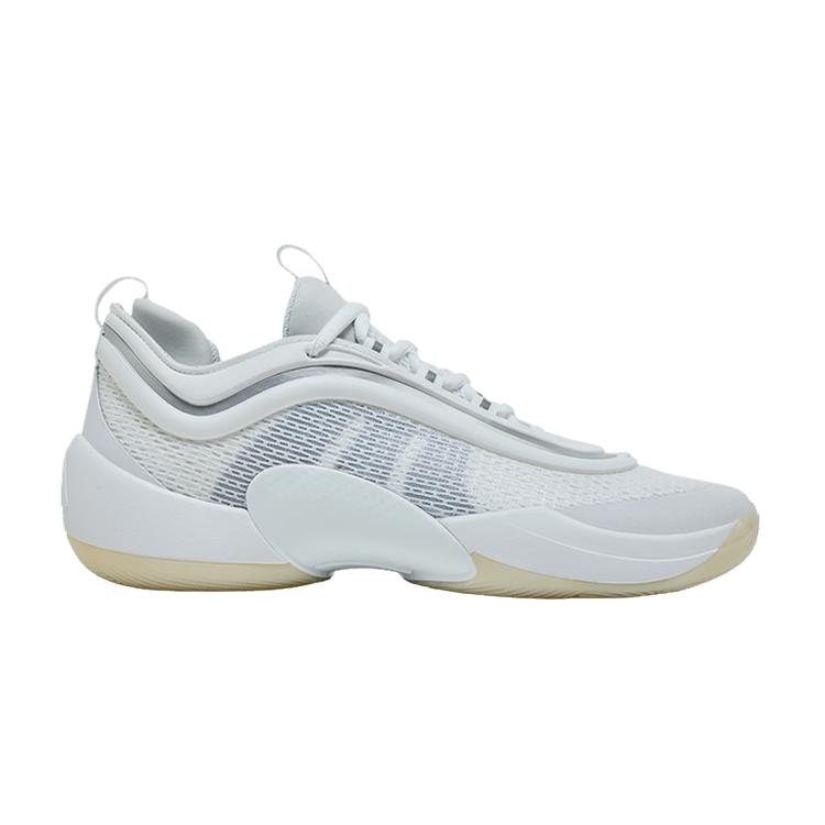 adidas D.O.N Issue #6 Triple White Cloud White Silver Metallic 40.5
adidas D.O.N Issue #6 Triple White Cloud White Silver Metallic 40.5