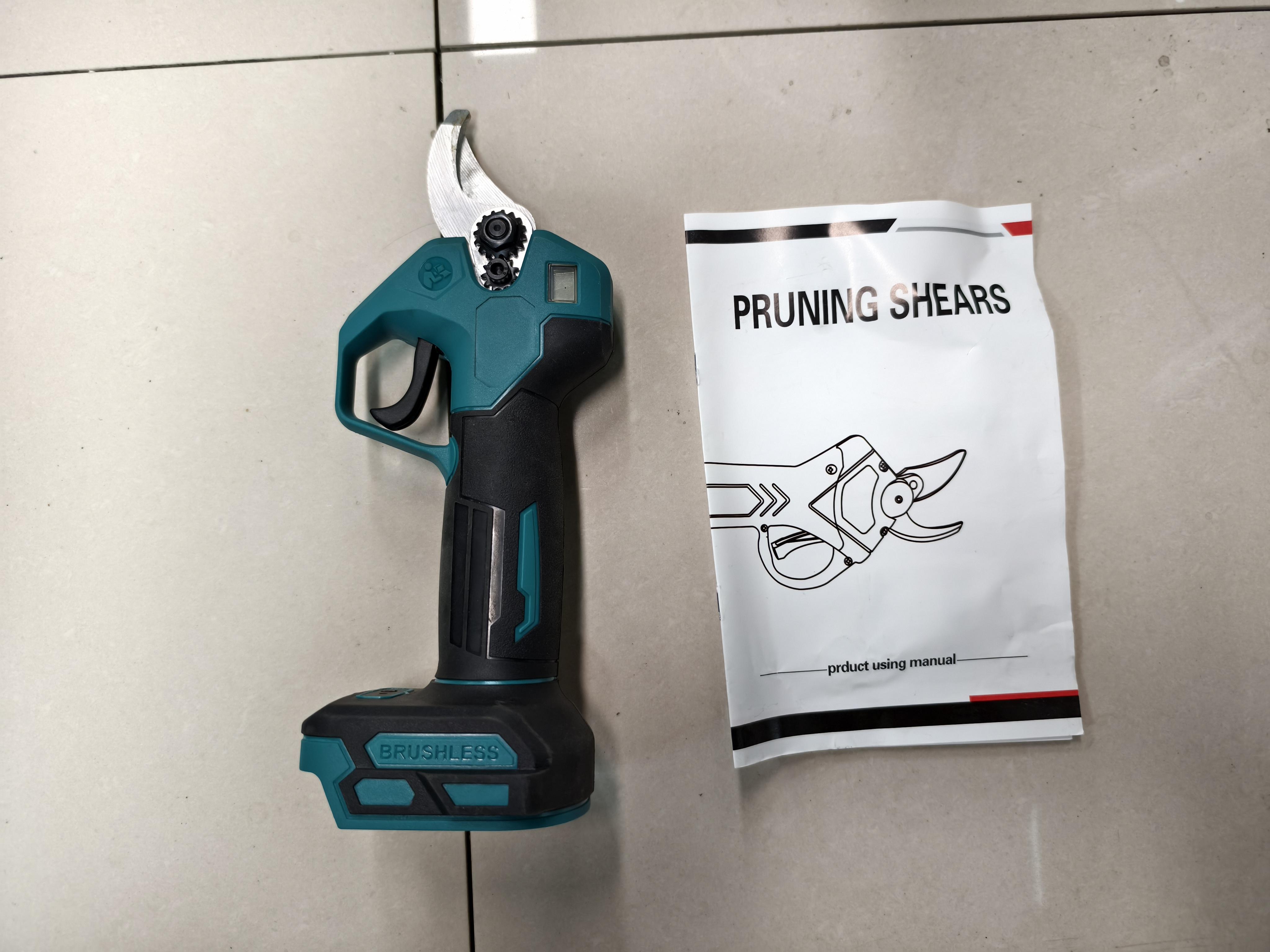 Electric Pruning Shear Brushless Pruning Shears 30mm Cutting Diameter SK5 Carbon Steel Forging Blade LCD Displays Battery Power Trimming Times Built i
Electric Pruning Shear Brushless Pruning Shears 30mm Cutting Diameter SK5 Carbon Steel Forging Blade LCD Displays Battery Power Trimming Times Built i