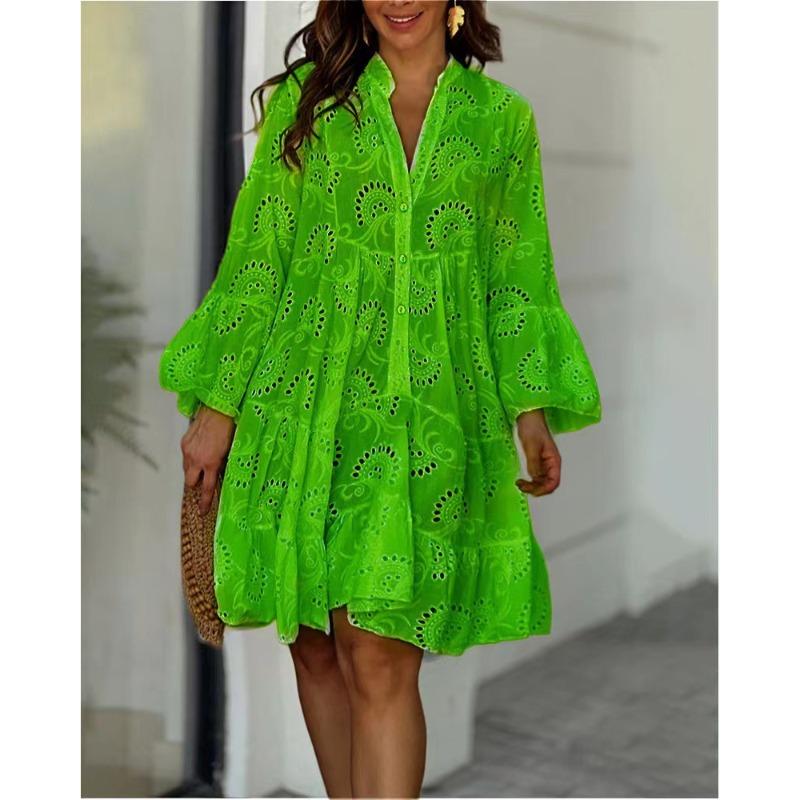 Spring and summer solid color V-neck loose embroidery hollow lace flower sexy dress 4XL зелений
Spring and summer solid color V-neck loose embroidery hollow lace flower sexy dress 4XL зелений
