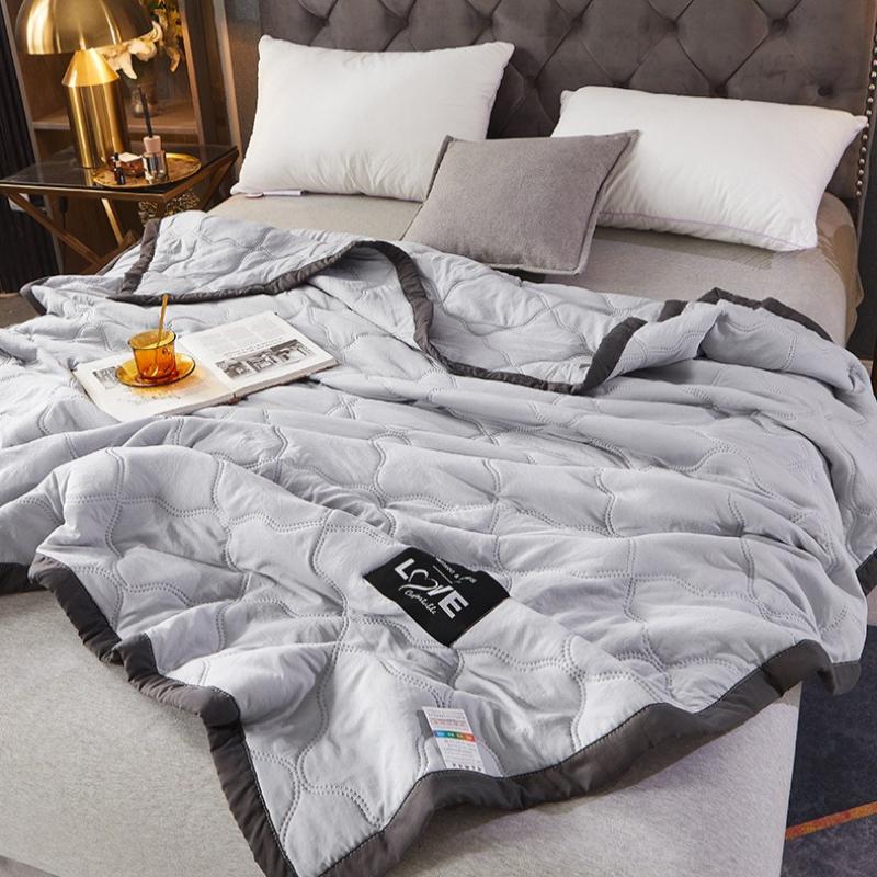 All - Season Solid - Color Cooling Quilts: Single & Double Sizes, Ideal for Students Dorms, Summer Bedrooms 150x200cm рожевий
All - Season Solid - Color Cooling Quilts: Single & Double Sizes, Ideal for Students Dorms, Summer Bedrooms 150x200cm рожевий