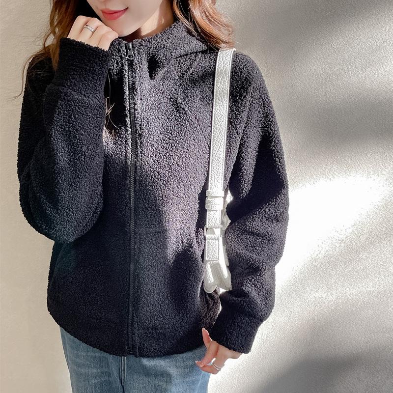 Autumn/Winter 2024 Women s Hooded Casual Zipper Sweater - High-End Plus Velvet Warm Loose Jacket M (95-110 lbs)
Autumn/Winter 2024 Women s Hooded Casual Zipper Sweater - High-End Plus Velvet Warm Loose Jacket M (95-110 lbs)