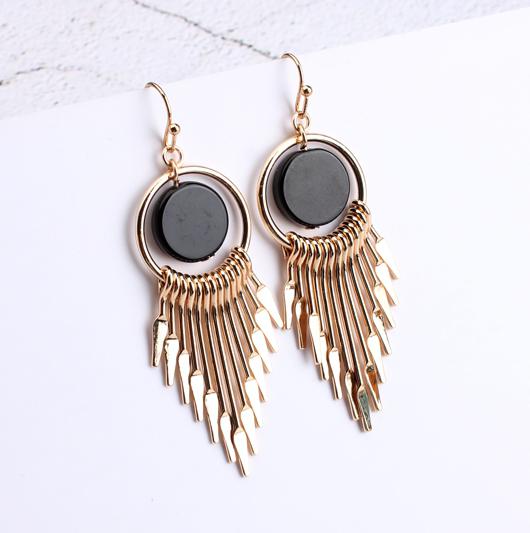 2018 New Personality Circle Black Tassel Earrings, Korean Wild Hot Earring Women Zircon Gold Earrings Wedding Earrings Kolczyki золотий
2018 New Personality Circle Black Tassel Earrings, Korean Wild Hot Earring Women Zircon Gold Earrings Wedding Earrings Kolczyki золотий