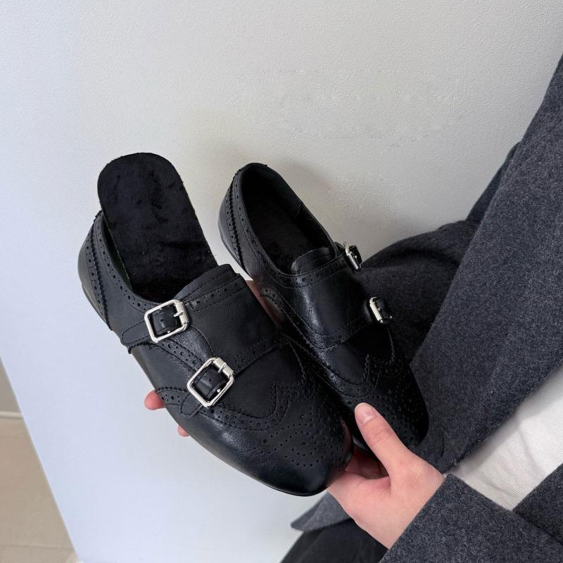 Today s fashion is super good-looking velvet small leather shoes for women s autumn and winter new fashion versatile and thin 40
Today s fashion is super good-looking velvet small leather shoes for women s autumn and winter new fashion versatile and thin 40
