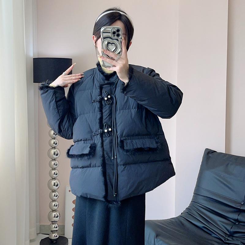 Mink hair short down jacket women s 2025 winter fashion stand-up collar splicing Chinese small national style white duck down jacket M чорний
Mink hair short down jacket women s 2025 winter fashion stand-up collar splicing Chinese small national style white duck down jacket M чорний