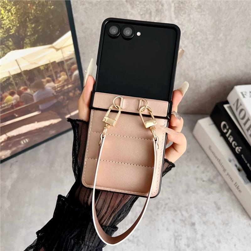 Trendy Ins Style Full Coverage Protective Case for Samsung Z Flip6/7SE Samsung Galaxy Z Flip4
Trendy Ins Style Full Coverage Protective Case for Samsung Z Flip6/7SE Samsung Galaxy Z Flip4