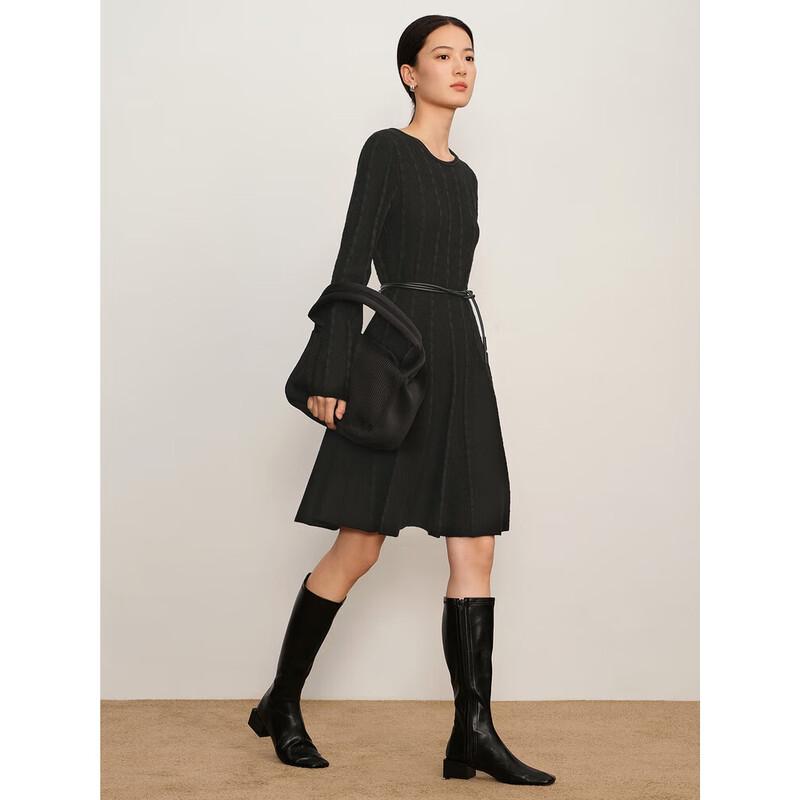 Anna Kou Elegant Wool Knit Round Neck Dress L
Anna Kou Elegant Wool Knit Round Neck Dress L